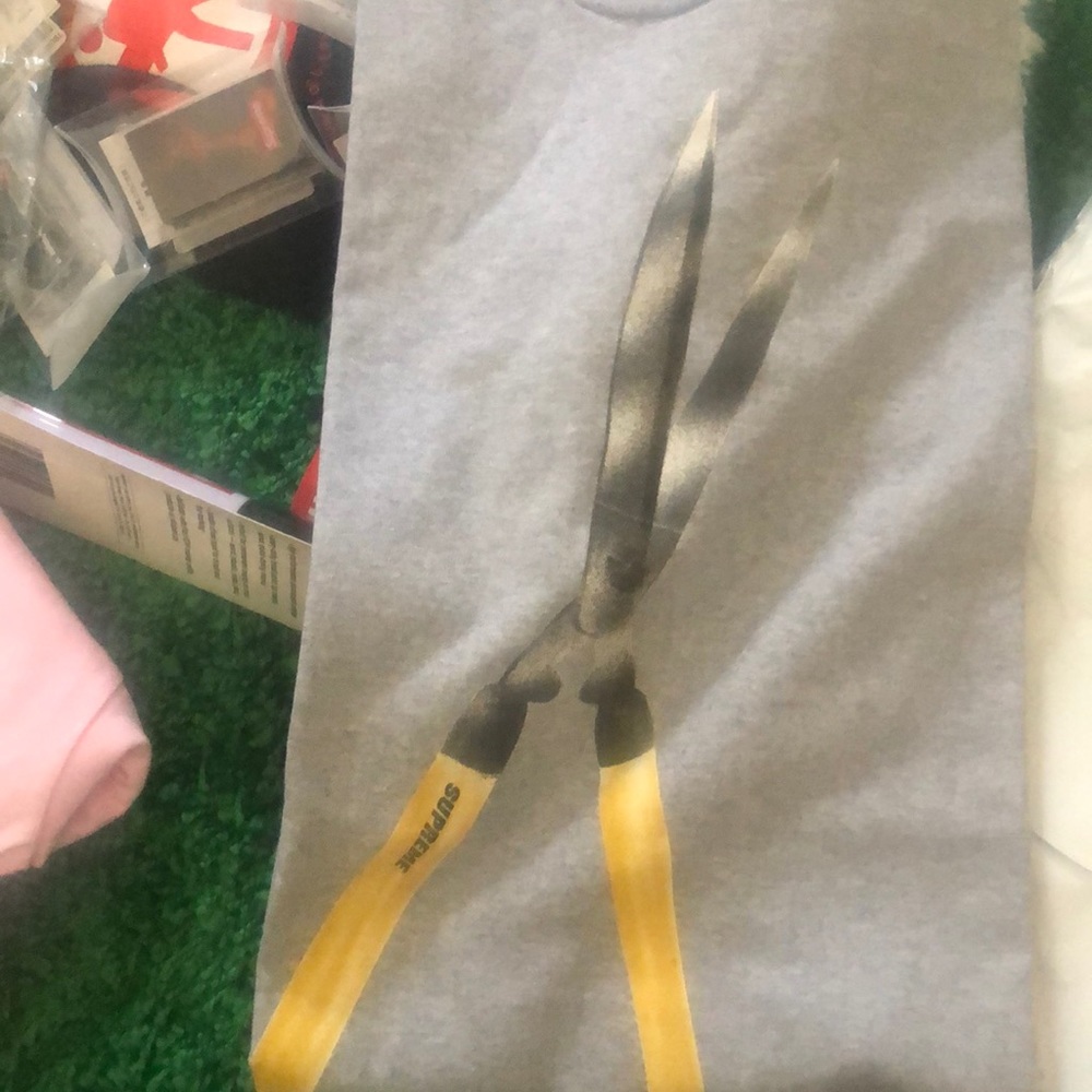 Supreme shears tee